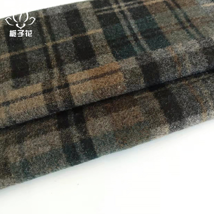 格子图案在双面呢面料中的美学运用