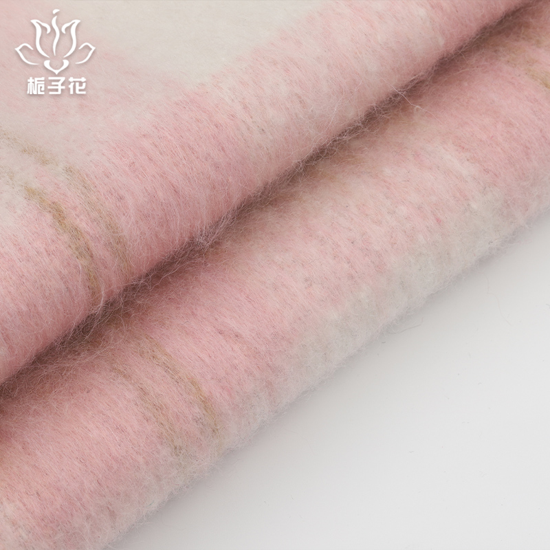 毛呢工厂定制全涤纶长毛格子面料